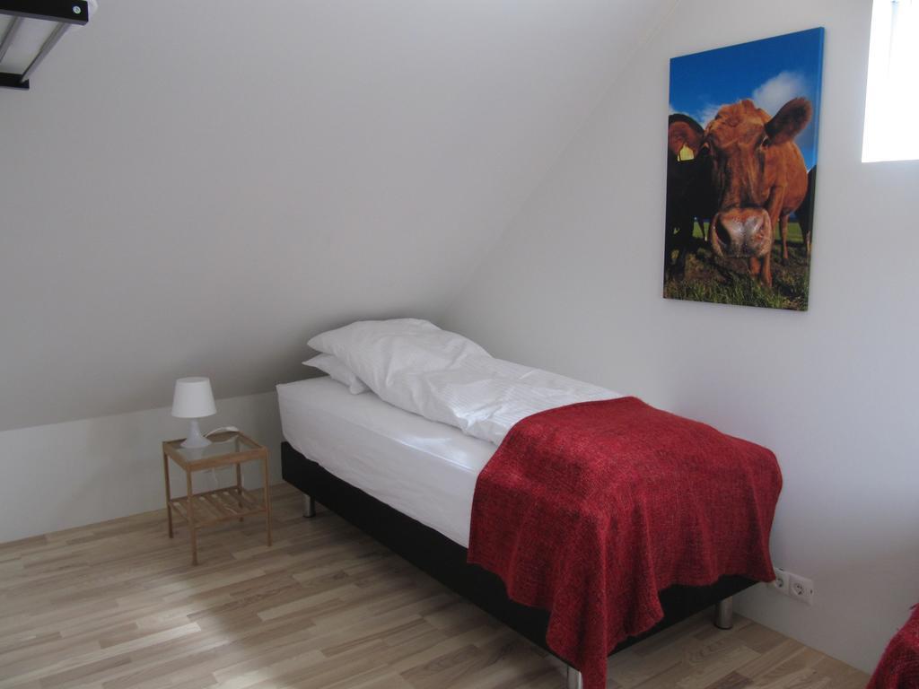 Grand-Inn Bar&Bed Saudarkrokur Zimmer foto