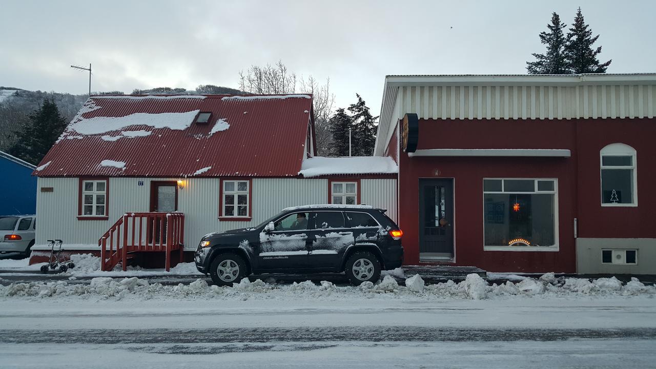 Grand-Inn Bar&Bed Saudarkrokur Exterior foto